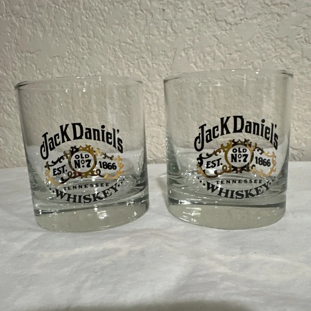 Jack Daneils Tennesee Whiskey Glasses Old No.7 Gold Design